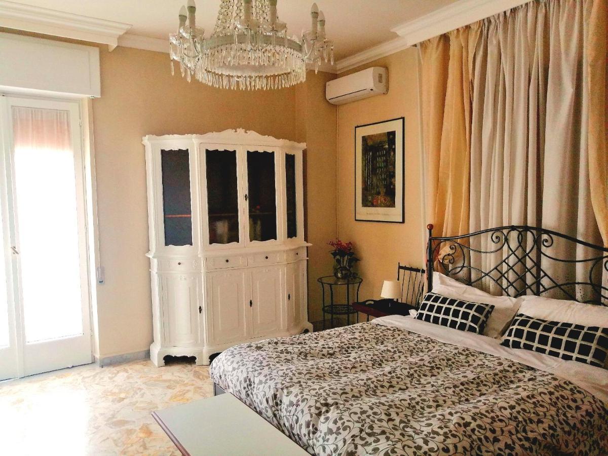 Apartamento Residenza Carlo Di Borbone Caserta Exterior foto
