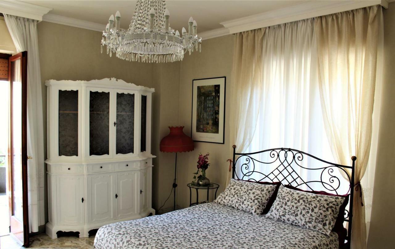 Apartamento Residenza Carlo Di Borbone Caserta Exterior foto
